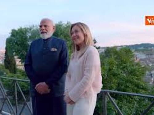 Meloni accoglie il Primo ministro indiano Modi, poi una visita notturna al Colosseo
