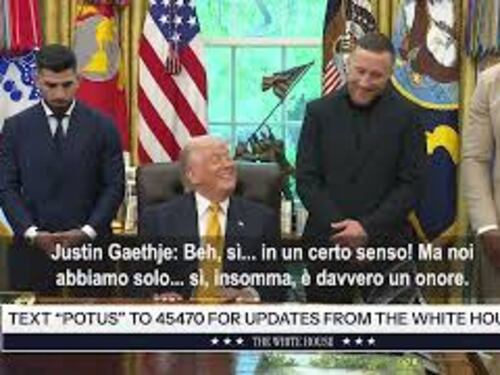 Trump riceve lottatori Ufc alla Casa Bianca e scherza: Chi dice che siete solo animali ha ragione