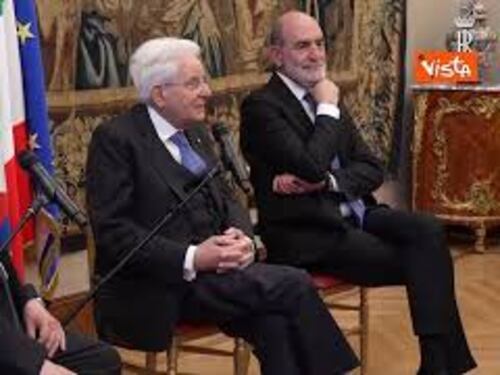Mattarella: Togliere dalle mani le armi per mettere un libro