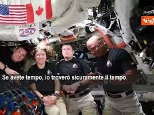 Trump agli astronauti di Orion: Non vedo l'ora di vedervi alla Casa Bianca