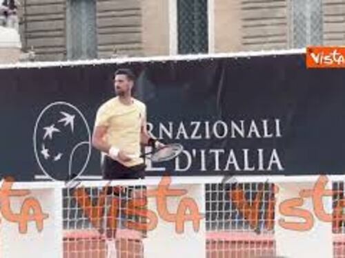 Djokovic a Piazzale Flaminio per allenamento in vista degli Internazionali di Roma
