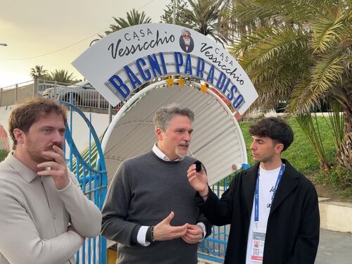 Al Fuori Sanremo l'omaggio a Beppe Vessicchio