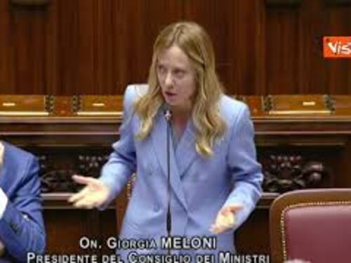 Meloni asfalta Silvestri: "Mai indossato ginocchiere, arrivata qui senza scorciatoie"