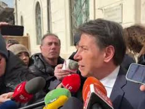 Conte: Sea Watch da risarcire? "Ero premier, decisioni giudici vanno rispettate"