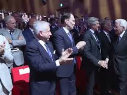 Standing ovation per Mattarella, al suo arrivo all'Assemblea di Confindustria alla Nuvola