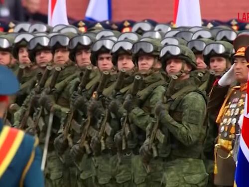 La parata militare nella Piazza Rossa di Mosca: il video