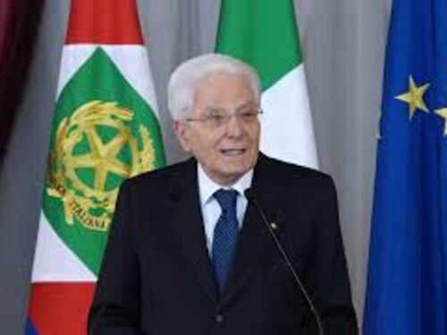 Mattarella premia gli Alfieri della Repubblica: Adulti ignorano disagio dei giovani