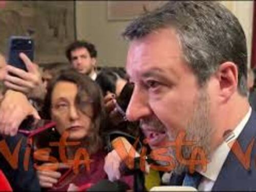Salvini: "Siamo dalla parte dell'agente di Polizia che si è difeso, no polemiche"