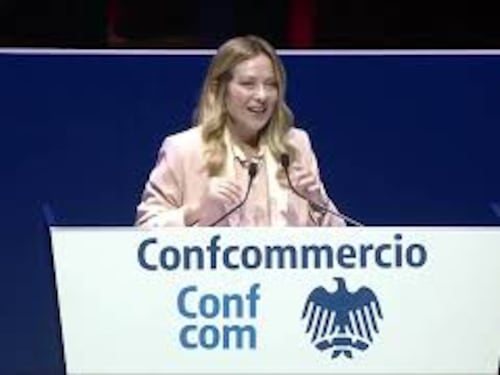 Meloni: Se vedete una foto della premier mezza nuda voglio che ci sia scritto ‘Fatto con Ia’