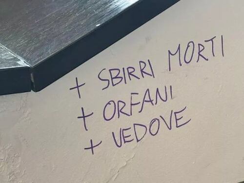 Questa scritta fa piu paura delle botte