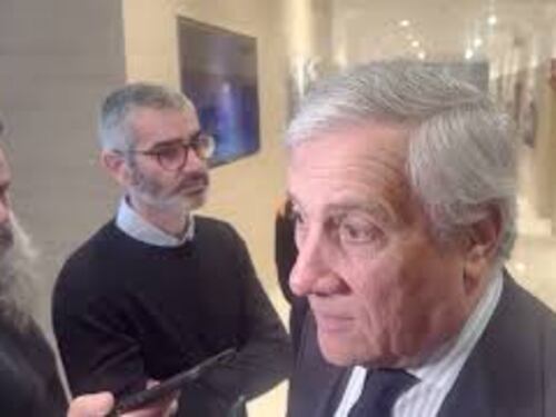 Tajani sui rimpatri da Dubai: "Bisogna evitare di prenotare il pullman e non presentarsi"