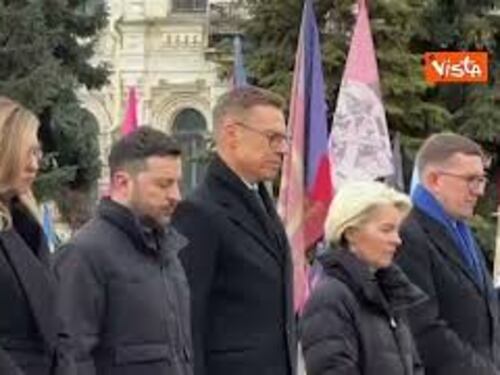 I leader dell'Unione Europea a piazza Maidan a Kiev per i quattro anni della guerra in Ucraina