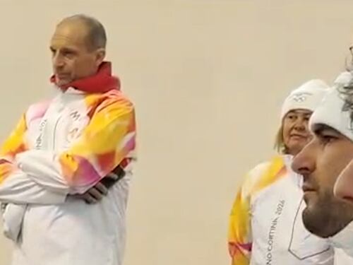 Fiamma olimpica, Allegri tedoforo: "Una bellissima storia di sport"