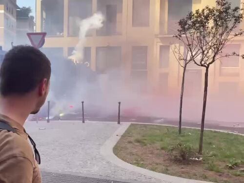 Milano, gli antagonisti verso piazza Duomo: azionati gli idranti