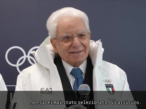 Milano-Cortina, una divisa dell'Italia in regalo a Mattarella