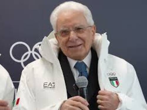 'Sono leggermente fuori età per le olimpiadi', Mattarella scherza con gli atleti
