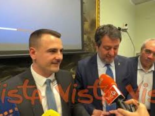 Involtini di riso e carne, il menu rumeno di Salvini e l’invito a Bucarest