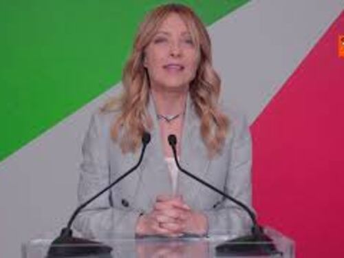 Meloni al Festival del Lavoro: IA risorsa se incentrata su persona, danno se sostituisce lavoratori