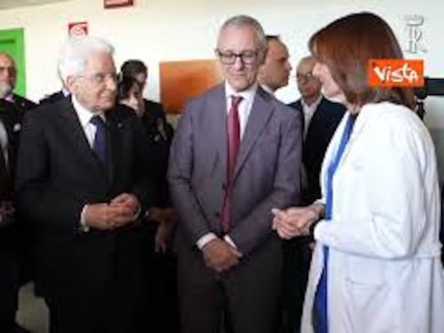 Mattarella ai medici dell'ospedale di Modena: Avete la riconoscenza di tutti i concittadini