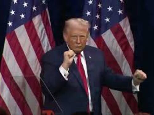 L'iconico ballo di Donald Trump al Kennedy Center a Washington davanti ai deputati repubblicani
