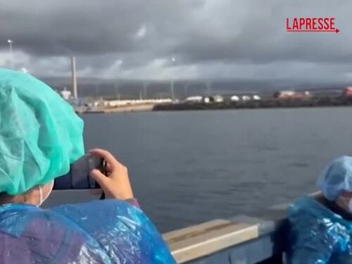 Hantavirus, lo sbarco dei passeggeri della nave Hondius a Tenerife