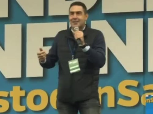 "No signori, sono qua". Salvini sbugiarda Vannacci sui social