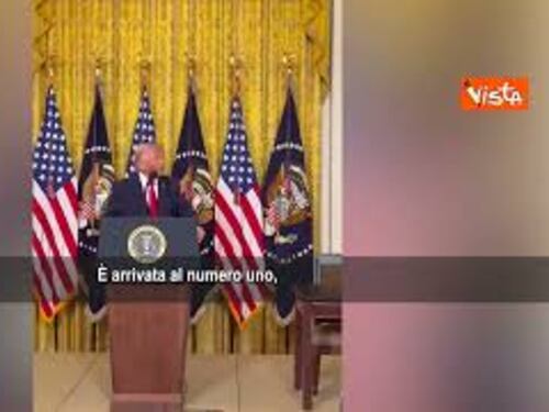 Trump alla celebrazione del Mese della Donna: Melania è una star del cinema