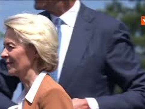 "Sì, siamo famosi su Instagram", siparietto di Meloni e Modi tra i leader del G7