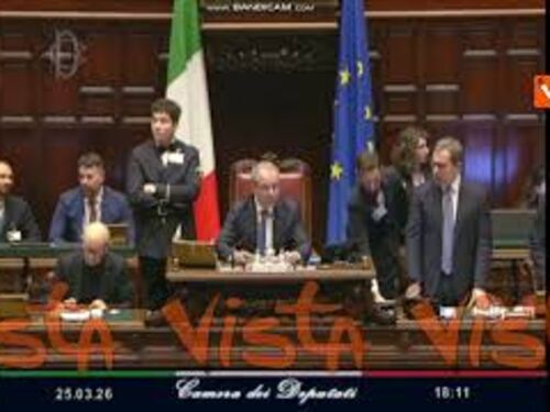 Applauso in Aula a Montecitorio alla notizia delle dimissioni di Santanchè