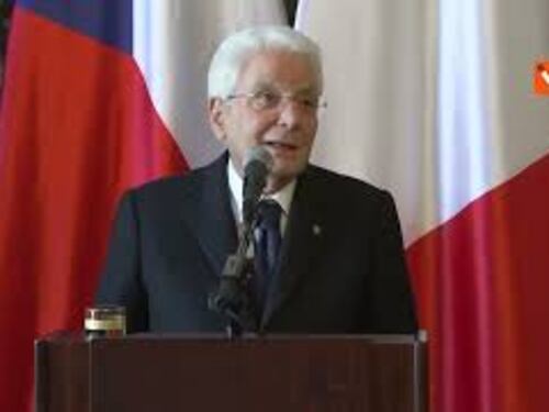 Mattarella a Praga: Dopo Ucraina indifferibile avere difesa comune Ue