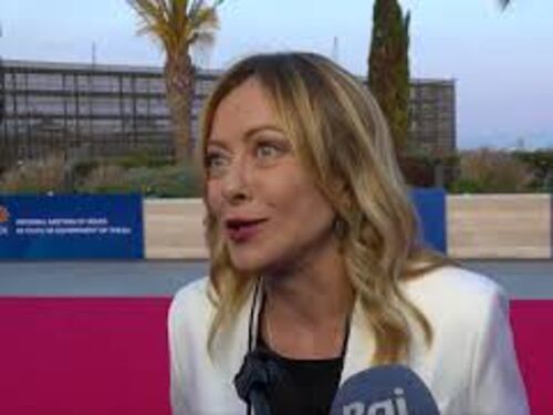 Meloni se ne va dal punto stampa, ai cronisti: "Signori, arrivederci"