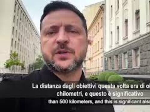 Mosca colpita a 500 chilometri dal confine, Zelensky: Superati i sistemi di difesa russi