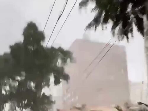 Panico in strada in Venezuela, la gente corre tra le macerie