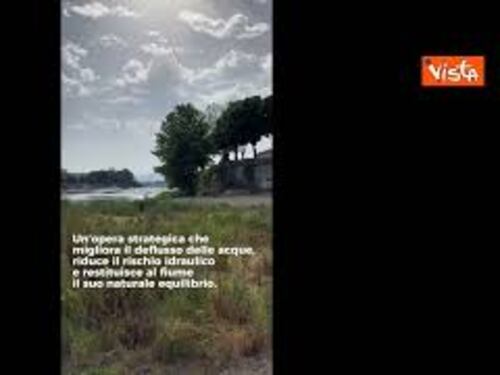 Il sopralluogo di Giani sulle rive dell'Arno a San Niccolò: Spiagge torneranno fruibili