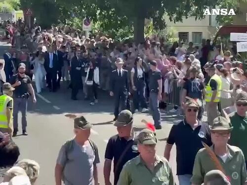 Meloni sfila al Raduno degli Alpini del Triveneto - VIDEO