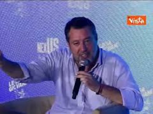 Salvini all'evento della Lega Giovani: Se vinciamo le elezioni vorrei tornare al Viminale