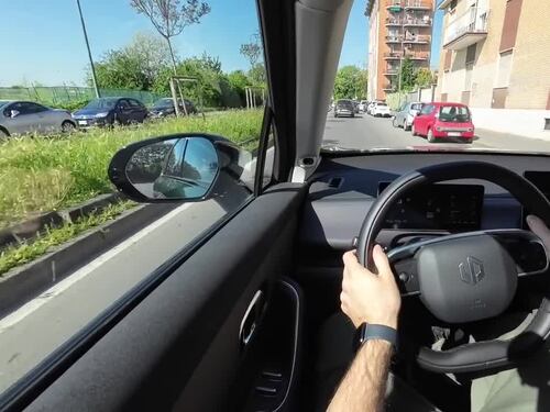 Leapmotor C10 REEV: guarda il video