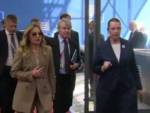 Meloni arriva al Consiglio Ue di Bruxelles