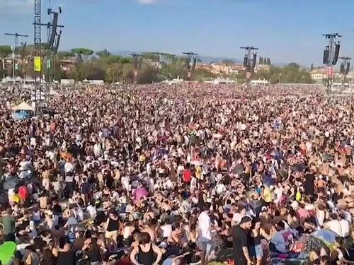 Ultimo, un "mare di fan a Tor Vergata - Video