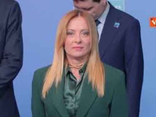 Meloni al vertice Nato di Ankara, la foto di gruppo con i leader dell'Alleanza