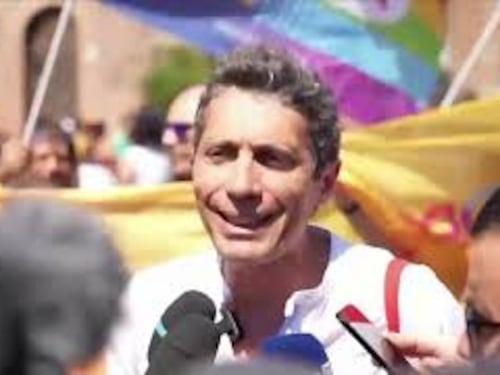 Magi al Pride di Roma risponde a Vannacci: Meglio anormale che Generale