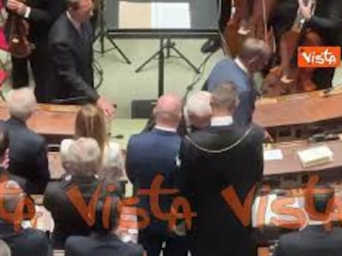 80 anni Costituente, standing ovation per Mattarella al termine del suo intervento alla Camera