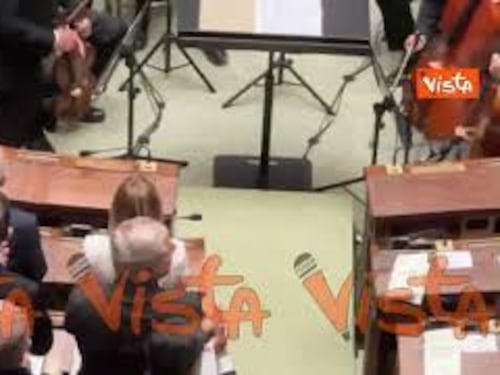 Standing ovation per Mattarella agli 80 anni dell'Assemblea Costituente alla Camera