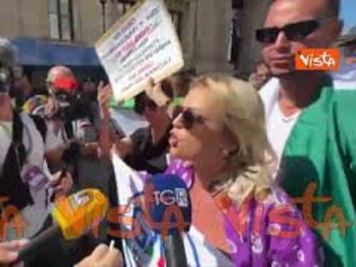 Pascale al Pride: Pannella e Berlusconi mi hanno insegnato tolleranza