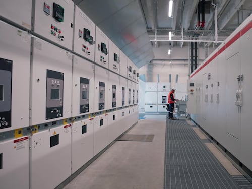 MSC :completata con successo l'operazione di cold ironing su una nave portacontainer