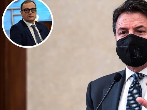 Covid, l'appello di Cerno a Conte: "Basta insulti, ora hai il dovere di rispondere"