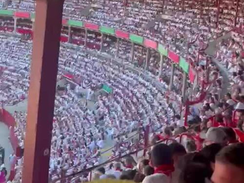 Alla corrida il pubblico intona "Pedro Sanchez hijo de puta"