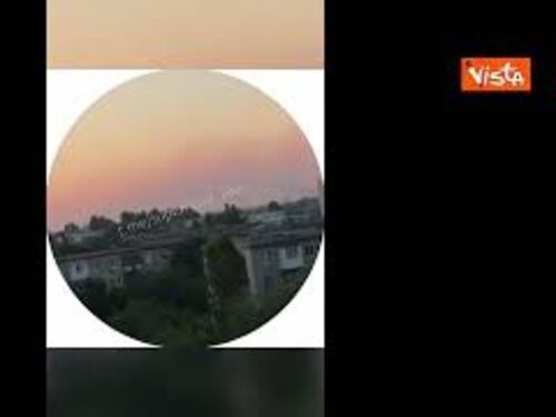 Droni ucraini colpiscono cacciabombardiere russo e siti petroliferi a 800 km dal confine