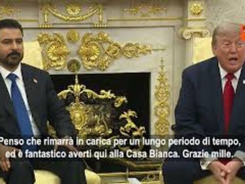 Trump scherza col primo ministro iracheno: Un leader giovane e bello... e questo non mi piace