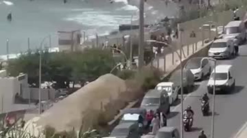 L’avanzata dei migranti sulle spiagge di Ceuta